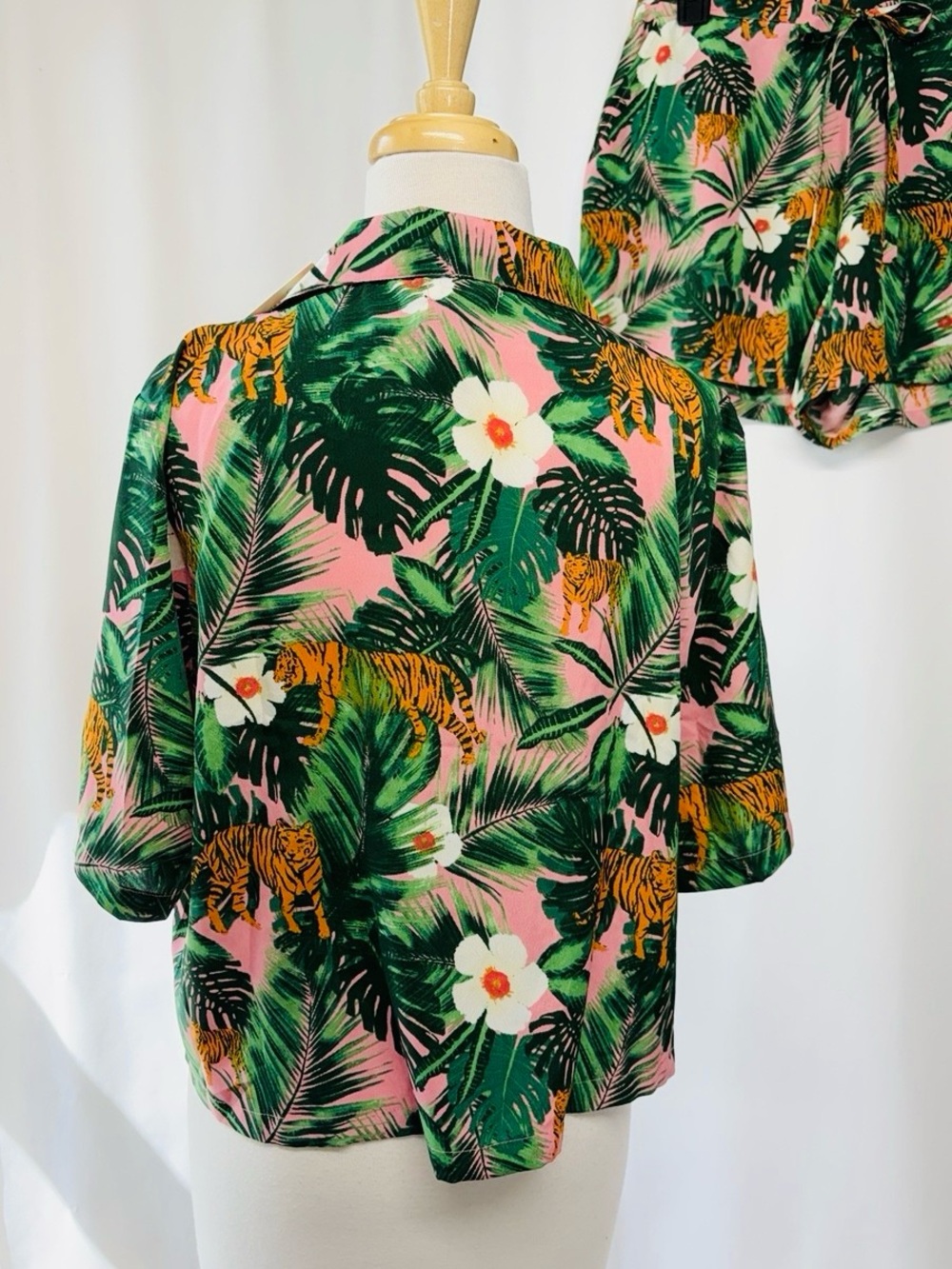 CYNTHIA ROWLEY SIZE XL~WOMEN’S TIGER JUNGLE PRINT PAJAMA SHORT TOP SET TROPICAL - Picture 6 of 16